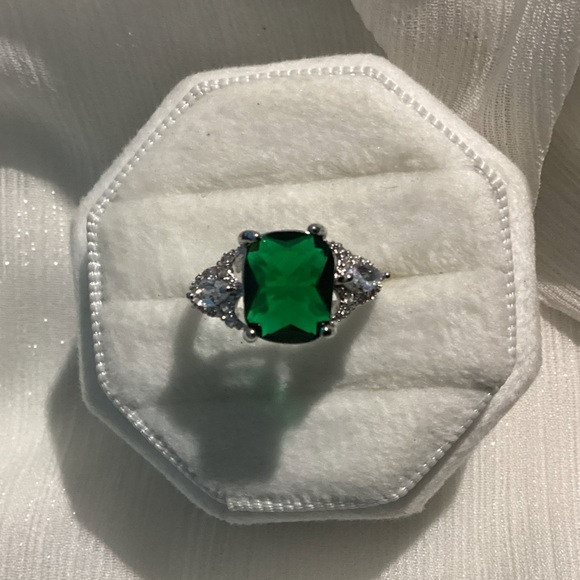 Huitan Jewelry - -💍925 Sterling Silver Radiant Cut Emerald Green zircon Ring